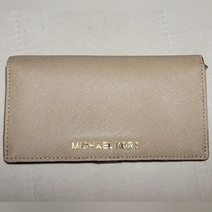 Michael Kors Jet Set Travel Wallet